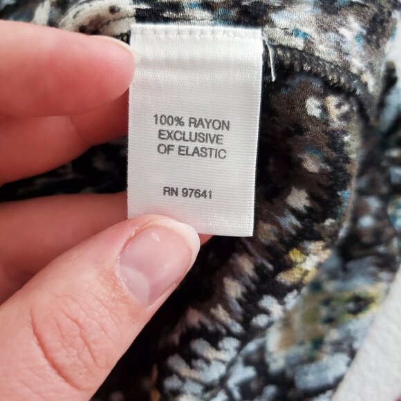 J Jill Womens Smocked Geometric Blouse Size XL Long Sleeve Keyhole Art To Wear - Picture 4 of 9